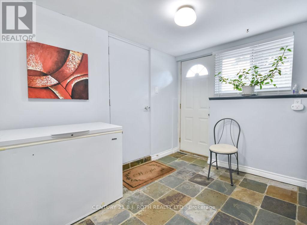 58 Collings Avenue, Bradford West Gwillimbury, Ontario  L3Z 1S3 - Photo 19 - N12560150