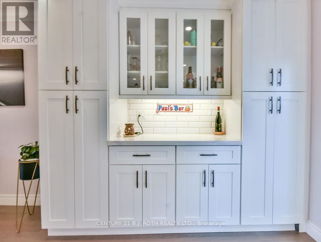 58 Collings Avenue, Bradford West Gwillimbury, Ontario  L3Z 1S3 - Photo 8 - N12560150