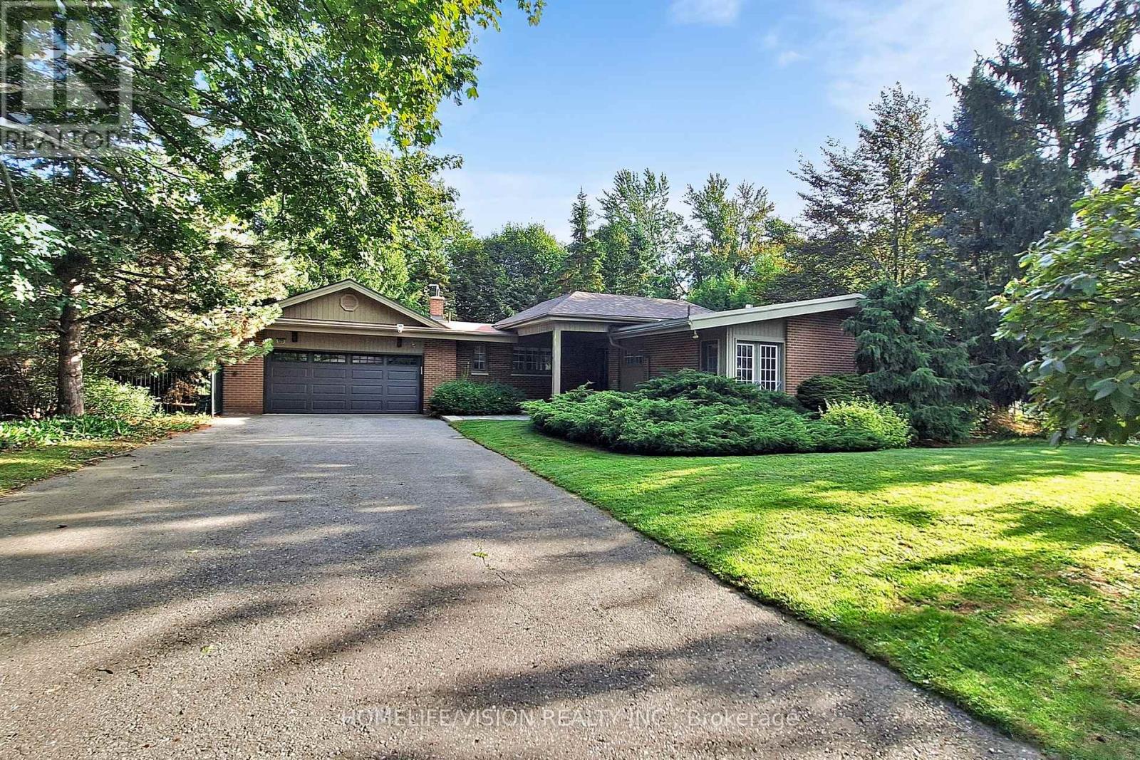 135 Patricia Drive, King, Ontario  L7B 1H3 - Photo 1 - N12560208