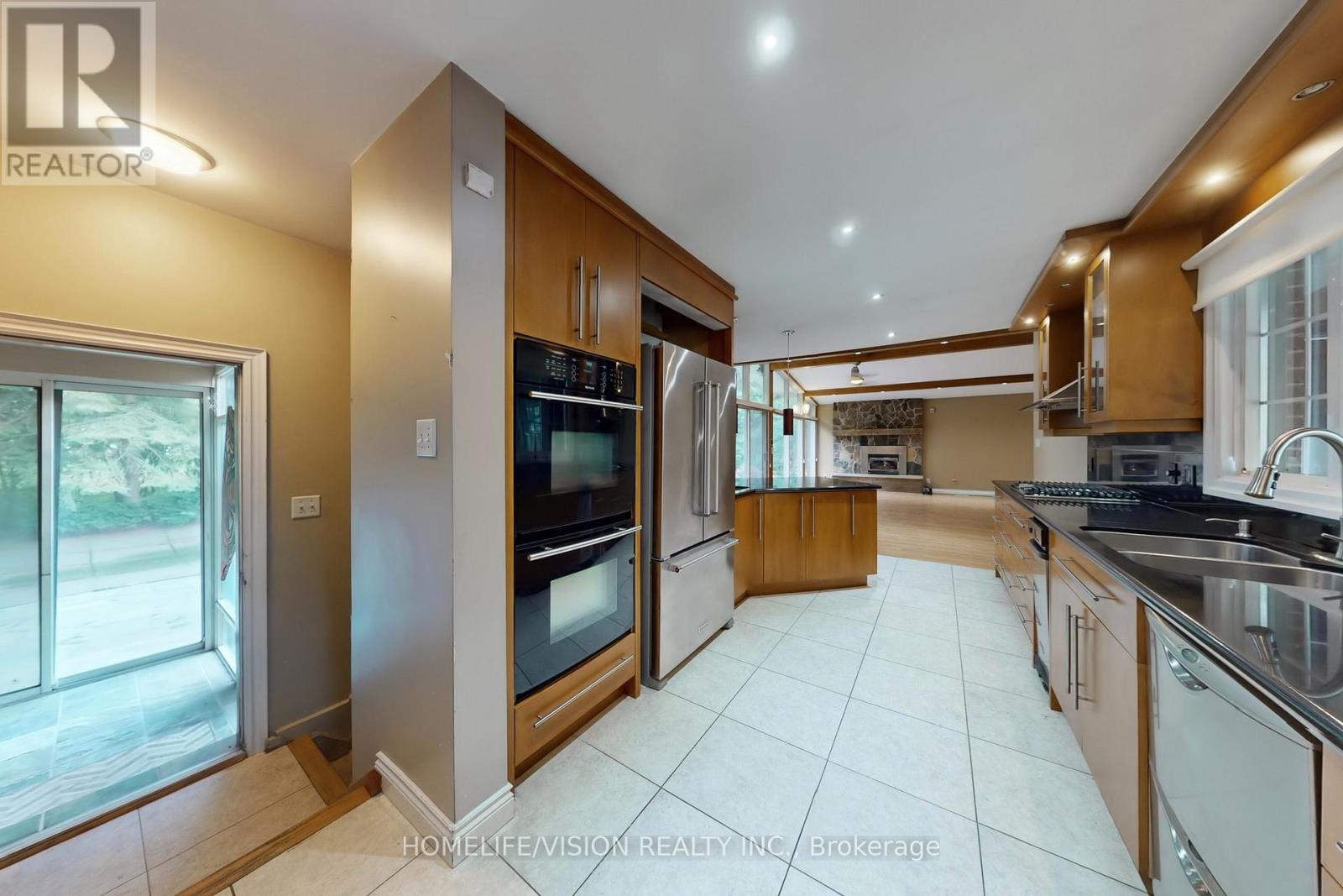 135 Patricia Drive, King, Ontario  L7B 1H3 - Photo 9 - N12560208