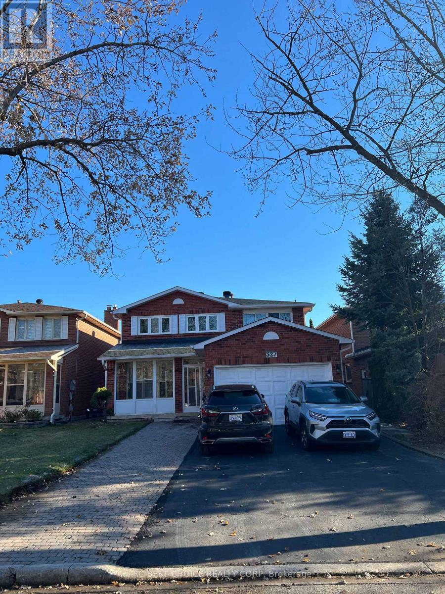 UPPER - 327 SUSSEX AVENUE, Richmond Hill, Ontario