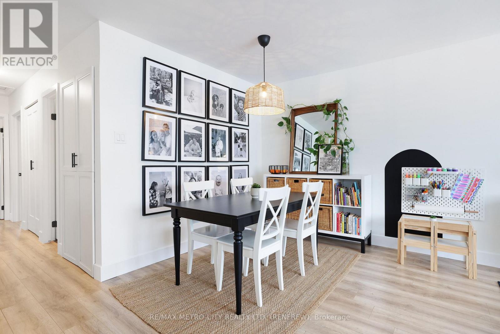 233 Airth Boulevard W, Renfrew, Ontario K7V 4B8 - Photo 17 - X12559032