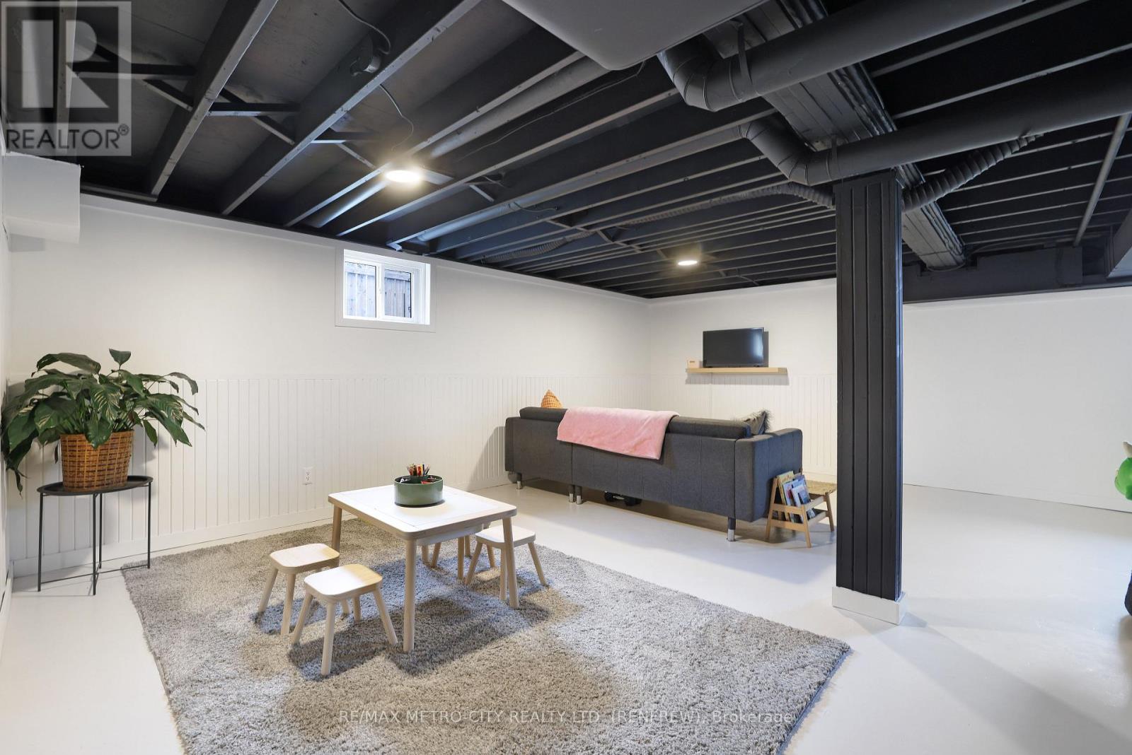 233 Airth Boulevard W, Renfrew, Ontario K7V 4B8 - Photo 25 - X12559032