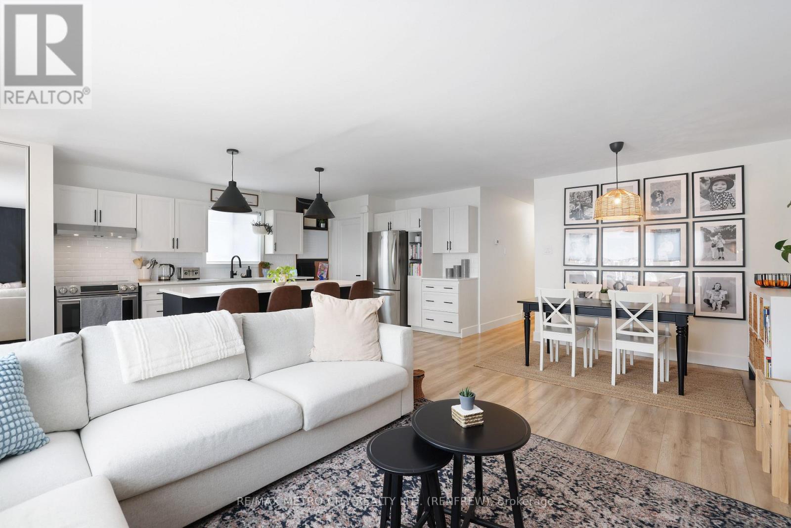 233 Airth Boulevard W, Renfrew, Ontario K7V 4B8 - Photo 15 - X12559032