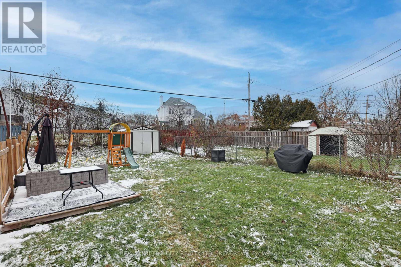 233 Airth Boulevard W, Renfrew, Ontario K7V 4B8 - Photo 32 - X12559032