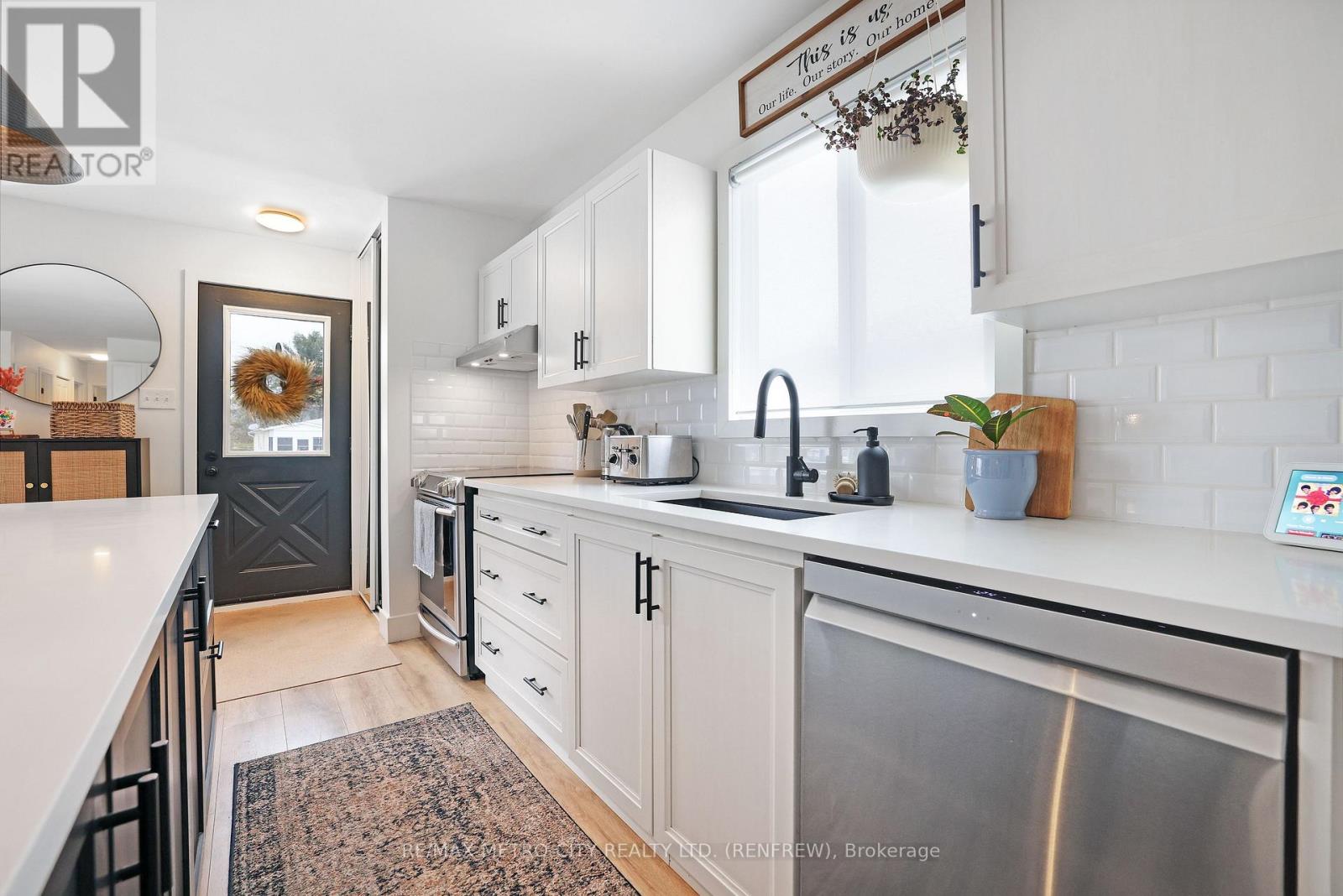 233 Airth Boulevard W, Renfrew, Ontario K7V 4B8 - Photo 8 - X12559032