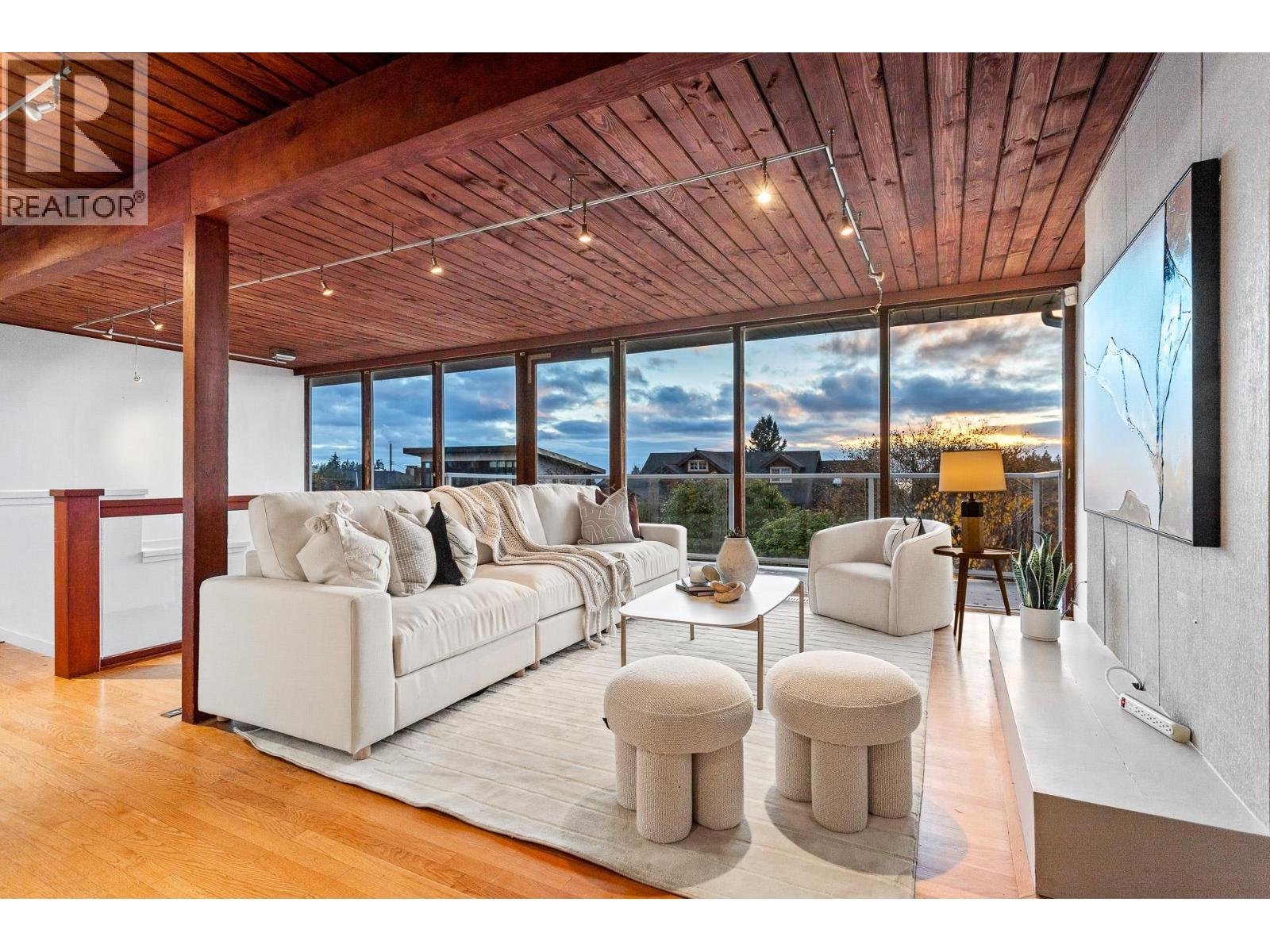 4150 Canterbury Crescent, North Vancouver, British Columbia  V7R 3N5 - Photo 4 - R3068670