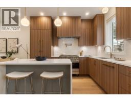 2049 E 4TH AVENUE, Vancouver, British Columbia