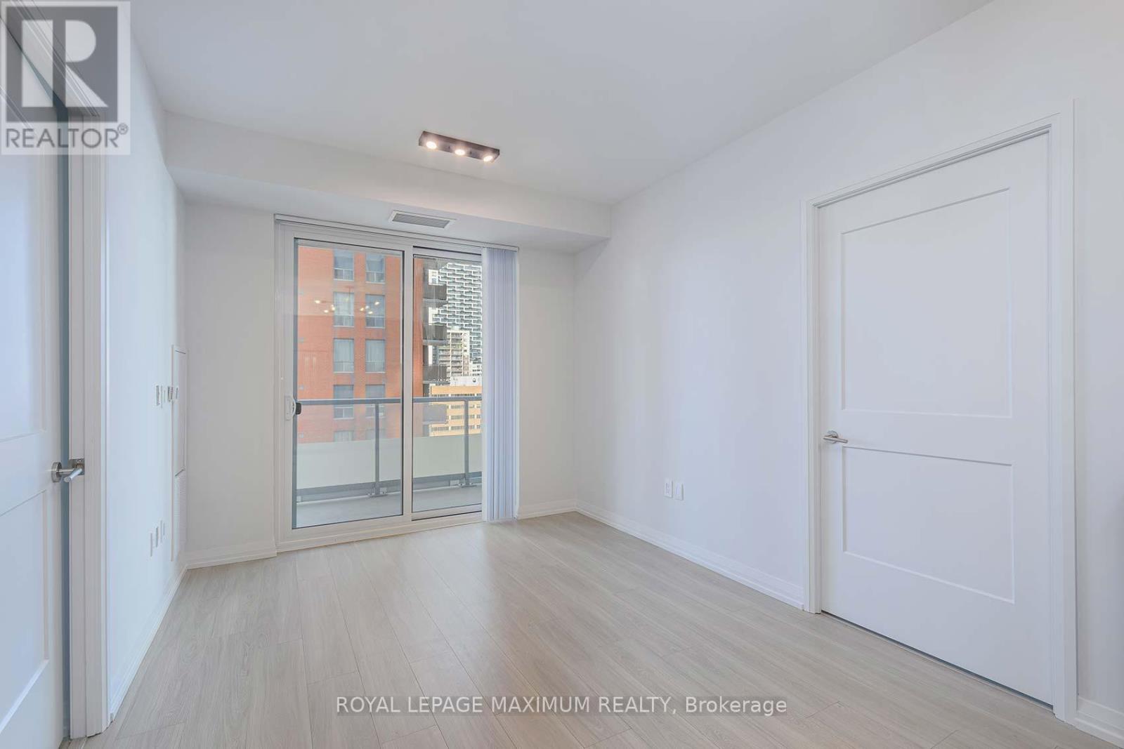 1018 - 50 Dunfield Avenue, Toronto, Ontario  M4S 3A4 - Photo 12 - C12558136