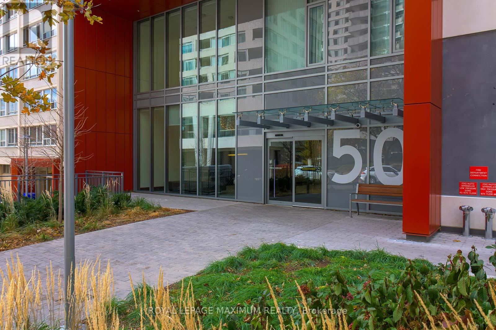 1018 - 50 Dunfield Avenue, Toronto, Ontario  M4S 3A4 - Photo 4 - C12558136