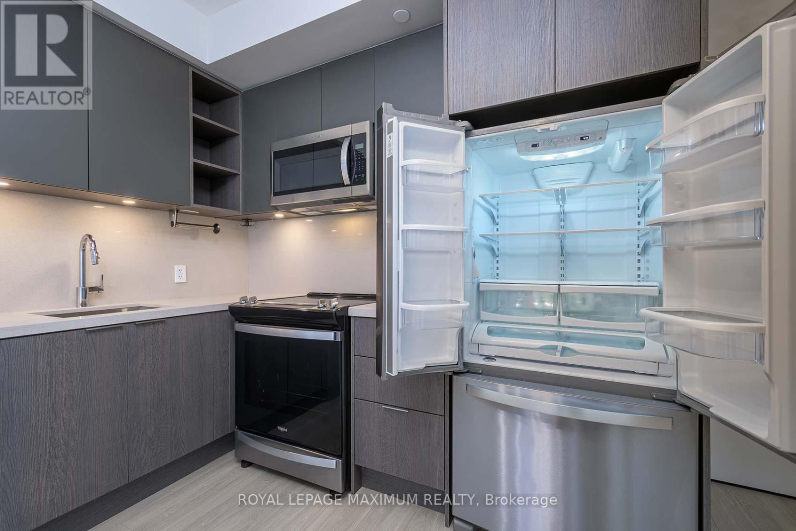 1018 - 50 Dunfield Avenue, Toronto, Ontario  M4S 3A4 - Photo 8 - C12558136