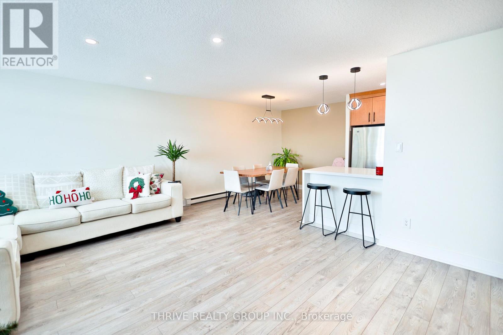 1504 - 45 Pond Mills Road, London South, Ontario  N5Z 4W5 - Photo 4 - X12560302