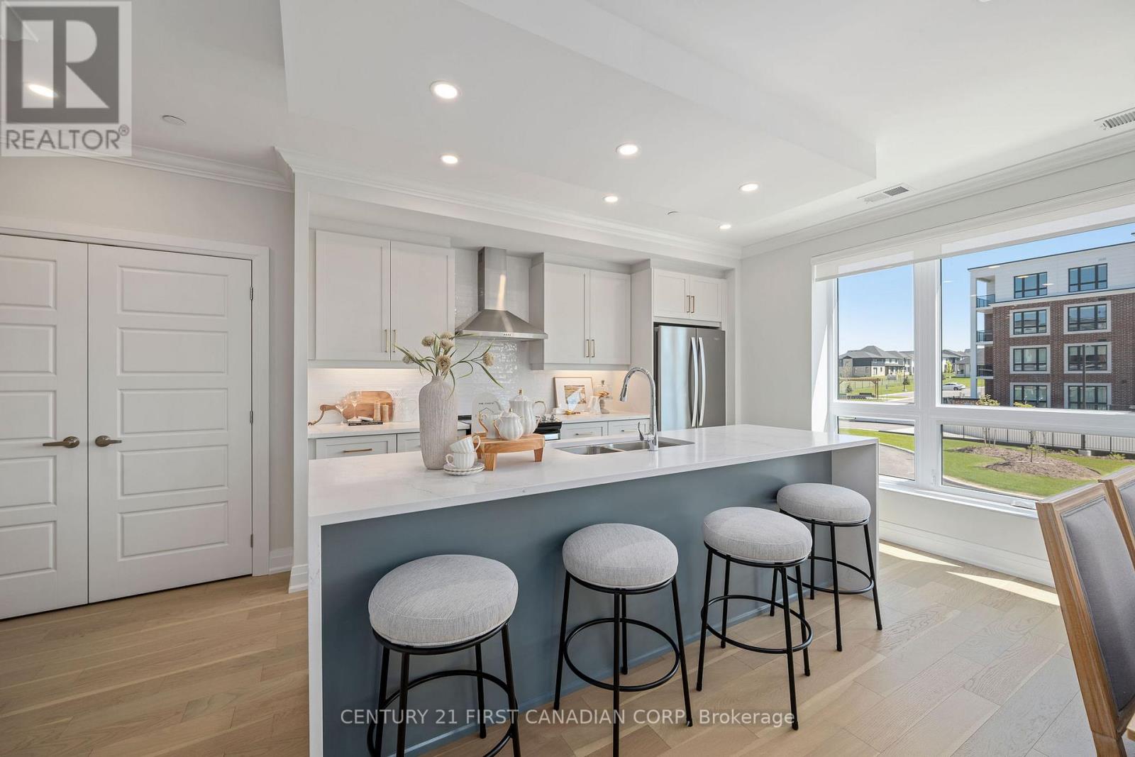 204 - 1975 Fountain Grass Drive, London South, Ontario  N6K 0M3 - Photo 3 - X12560326