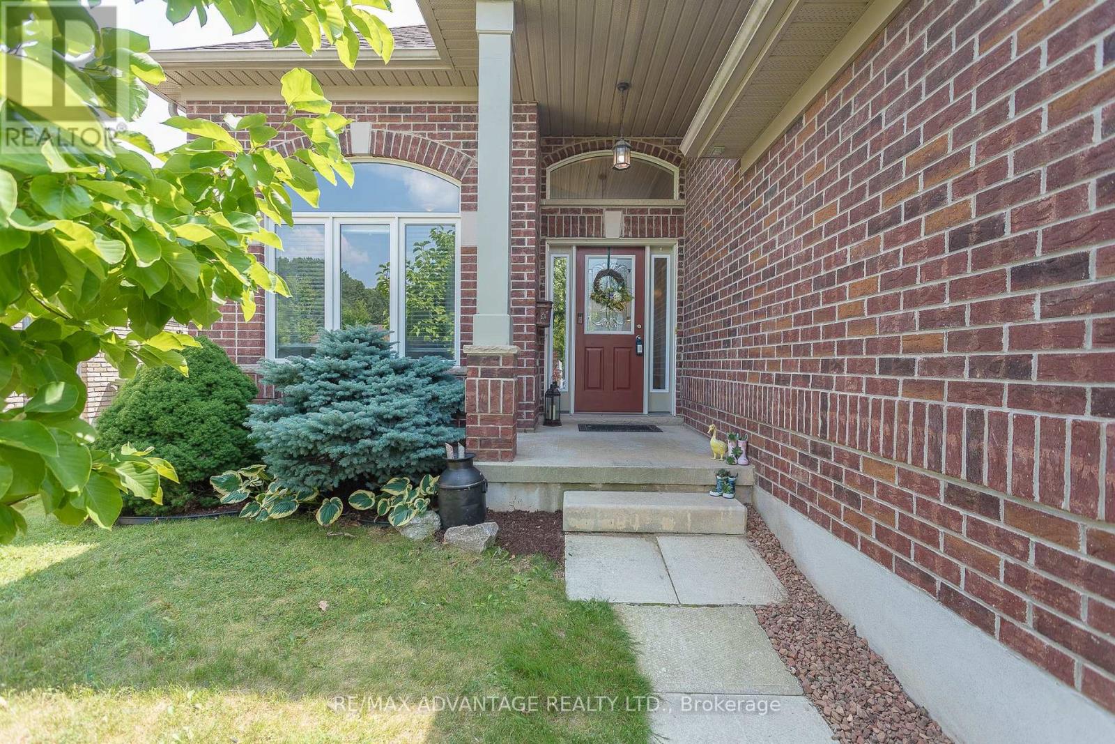 78 Hummingbird Lane, St. Thomas, Ontario  N5R 6M8 - Photo 3 - X12560336