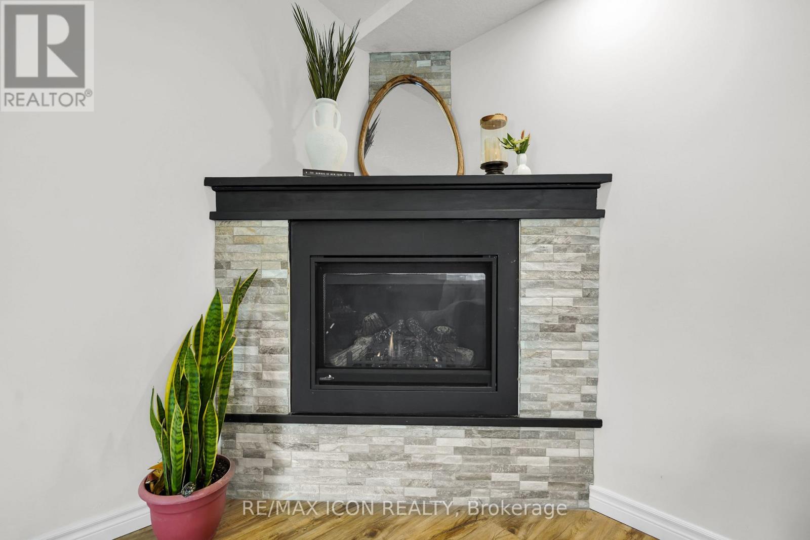 4 Sinclair Avenue, St. Thomas, Ontario N5R 3A8 - Photo 11 - X12560410