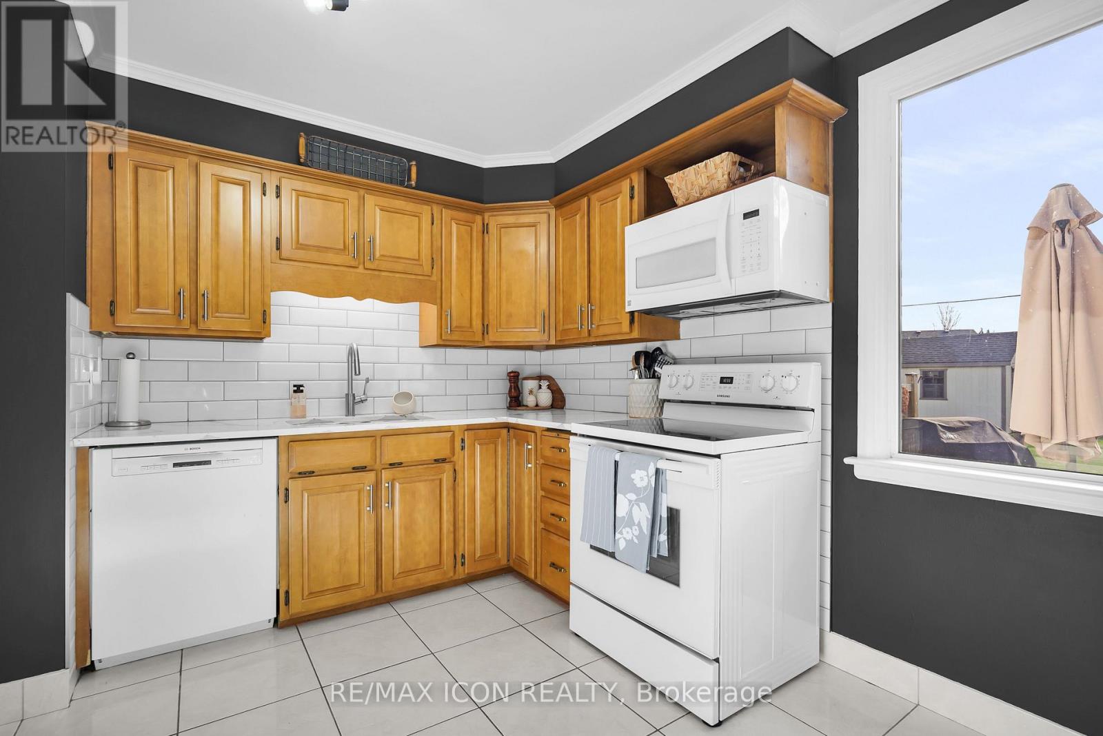 4 Sinclair Avenue, St. Thomas, Ontario N5R 3A8 - Photo 15 - X12560410