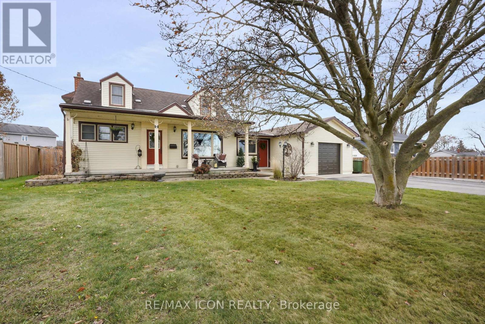 4 Sinclair Avenue, St. Thomas, Ontario N5R 3A8 - Photo 2 - X12560410