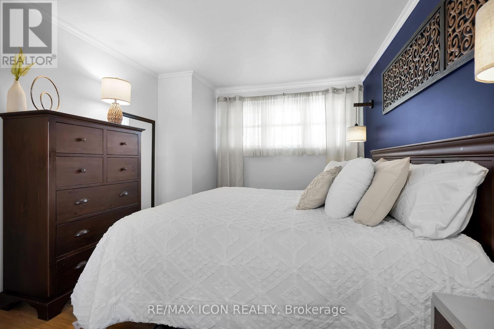 4 Sinclair Avenue, St. Thomas, Ontario N5R 3A8 - Photo 22 - X12560410