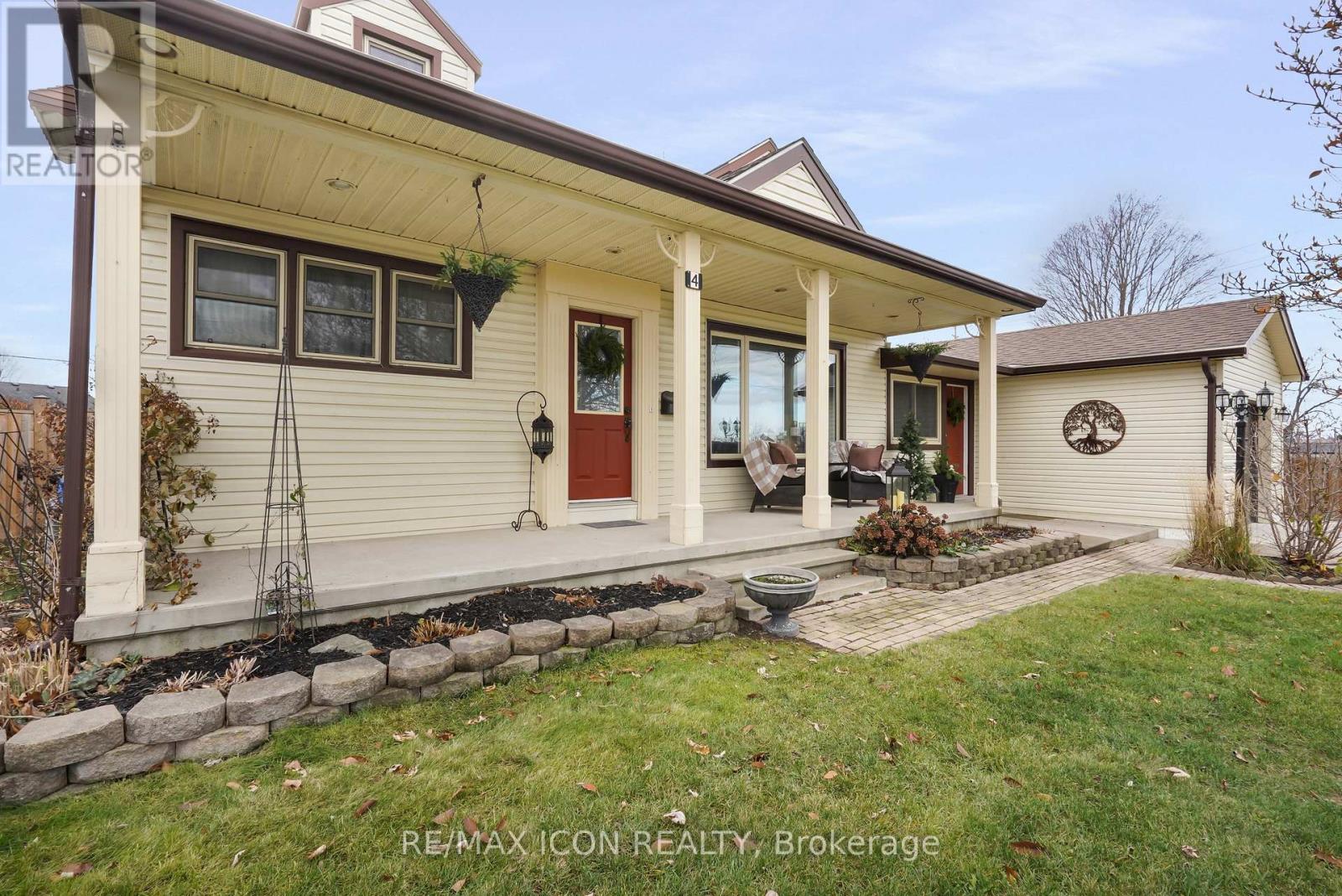 4 Sinclair Avenue, St. Thomas, Ontario N5R 3A8 - Photo 3 - X12560410