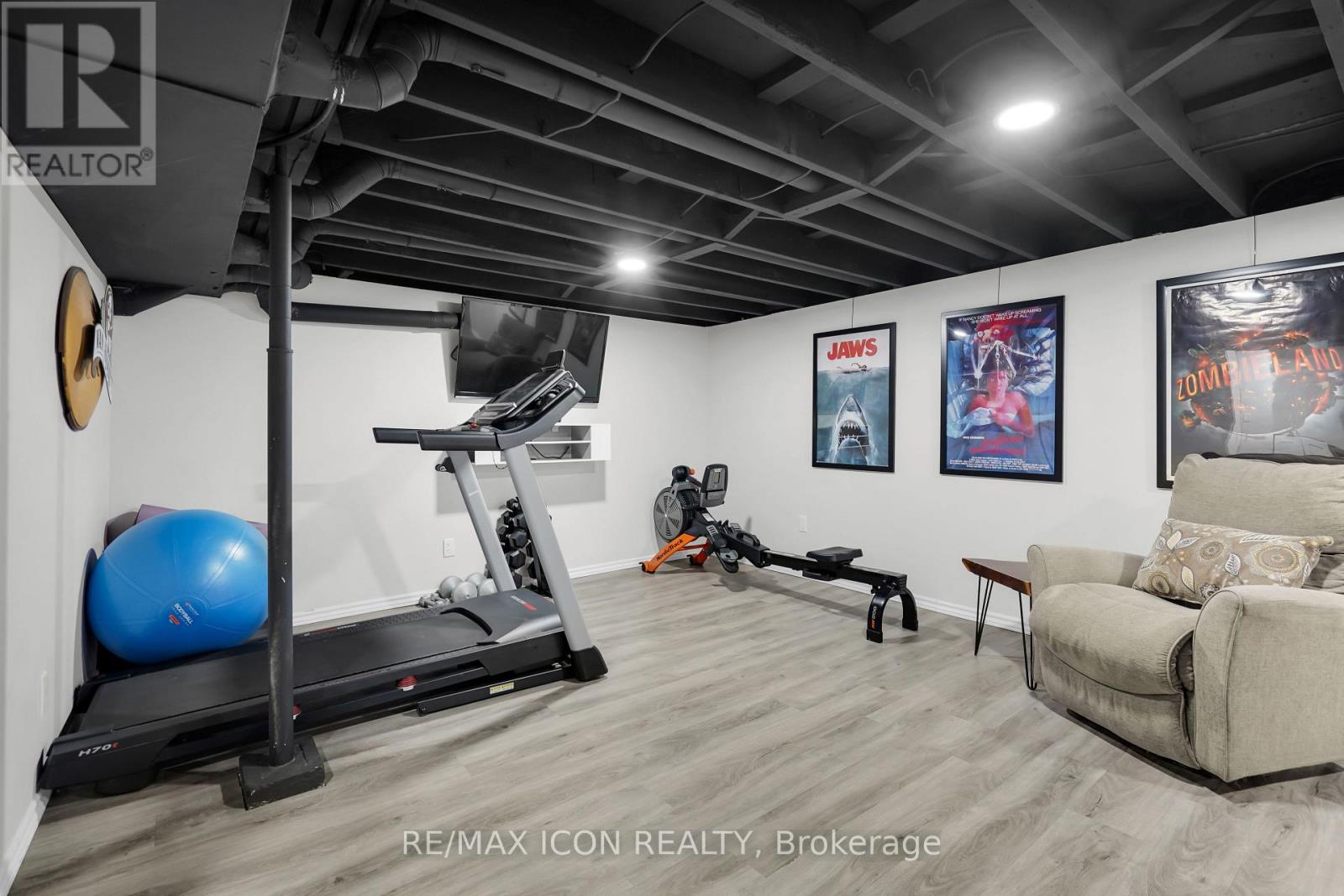 4 Sinclair Avenue, St. Thomas, Ontario N5R 3A8 - Photo 34 - X12560410