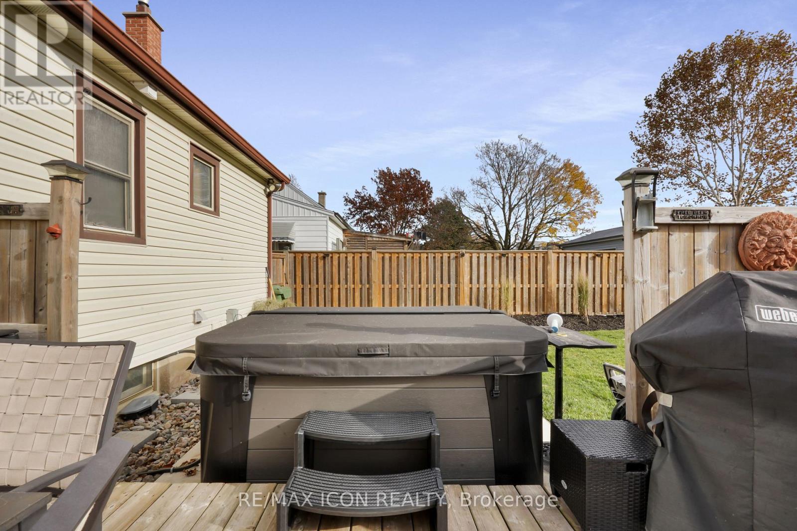 4 Sinclair Avenue, St. Thomas, Ontario N5R 3A8 - Photo 39 - X12560410