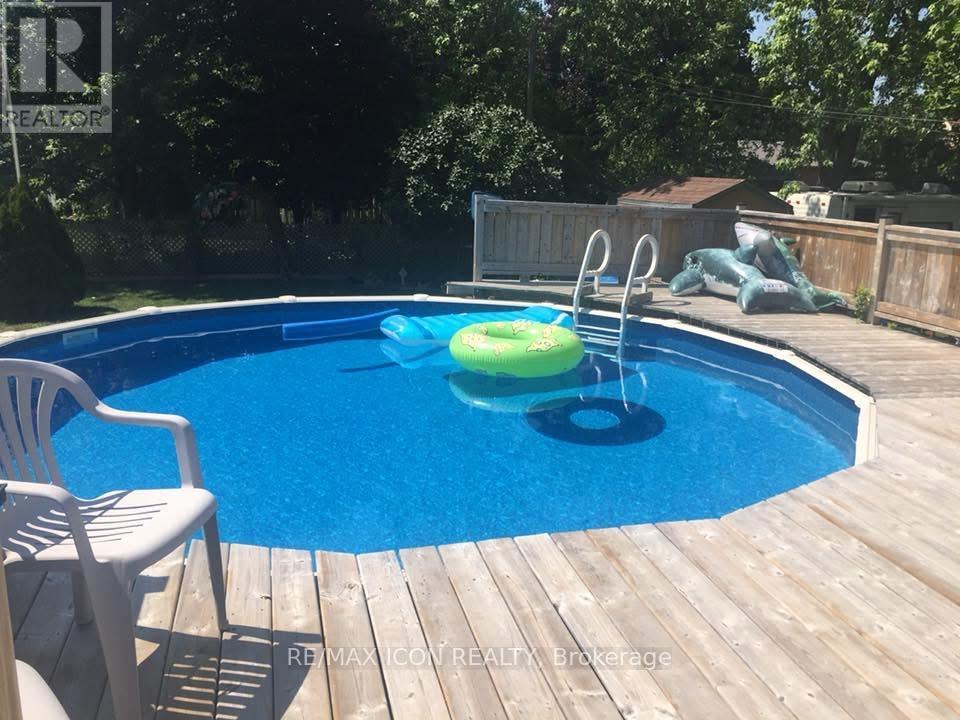 4 Sinclair Avenue, St. Thomas, Ontario N5R 3A8 - Photo 43 - X12560410