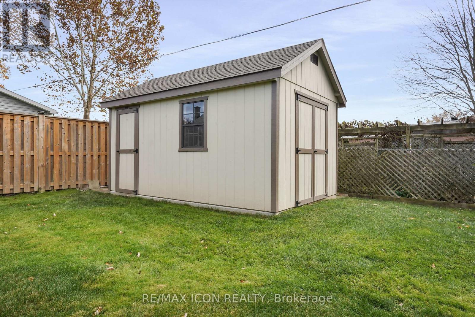 4 Sinclair Avenue, St. Thomas, Ontario N5R 3A8 - Photo 46 - X12560410