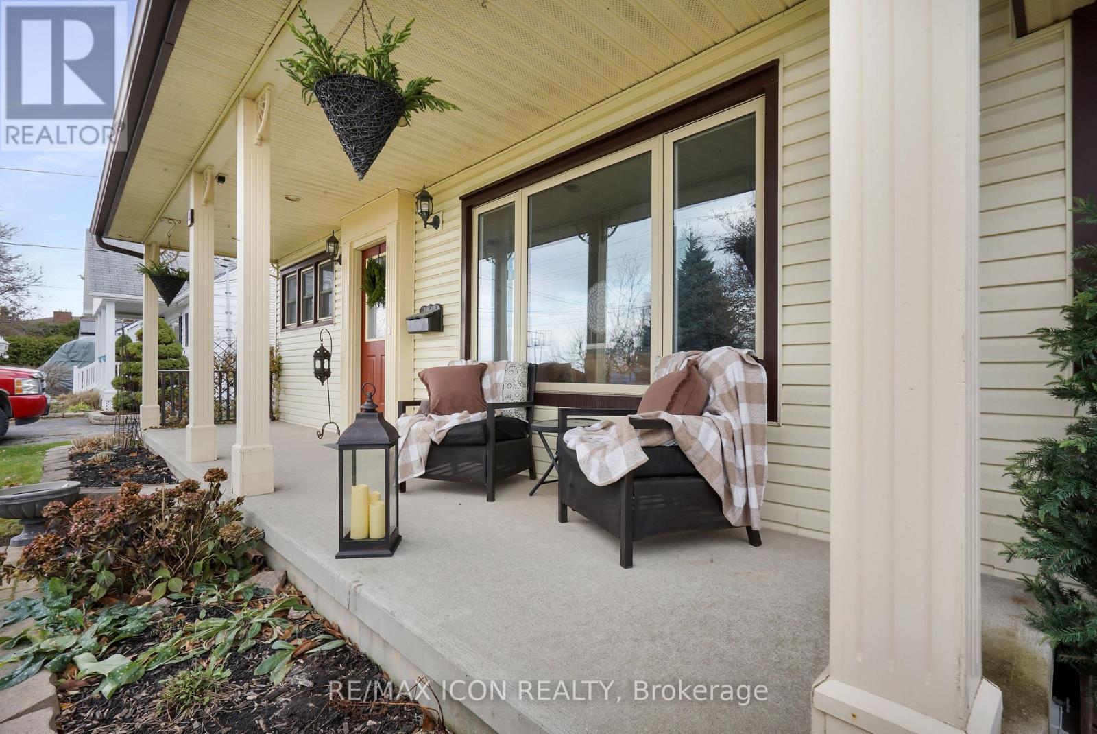 4 Sinclair Avenue, St. Thomas, Ontario N5R 3A8 - Photo 5 - X12560410