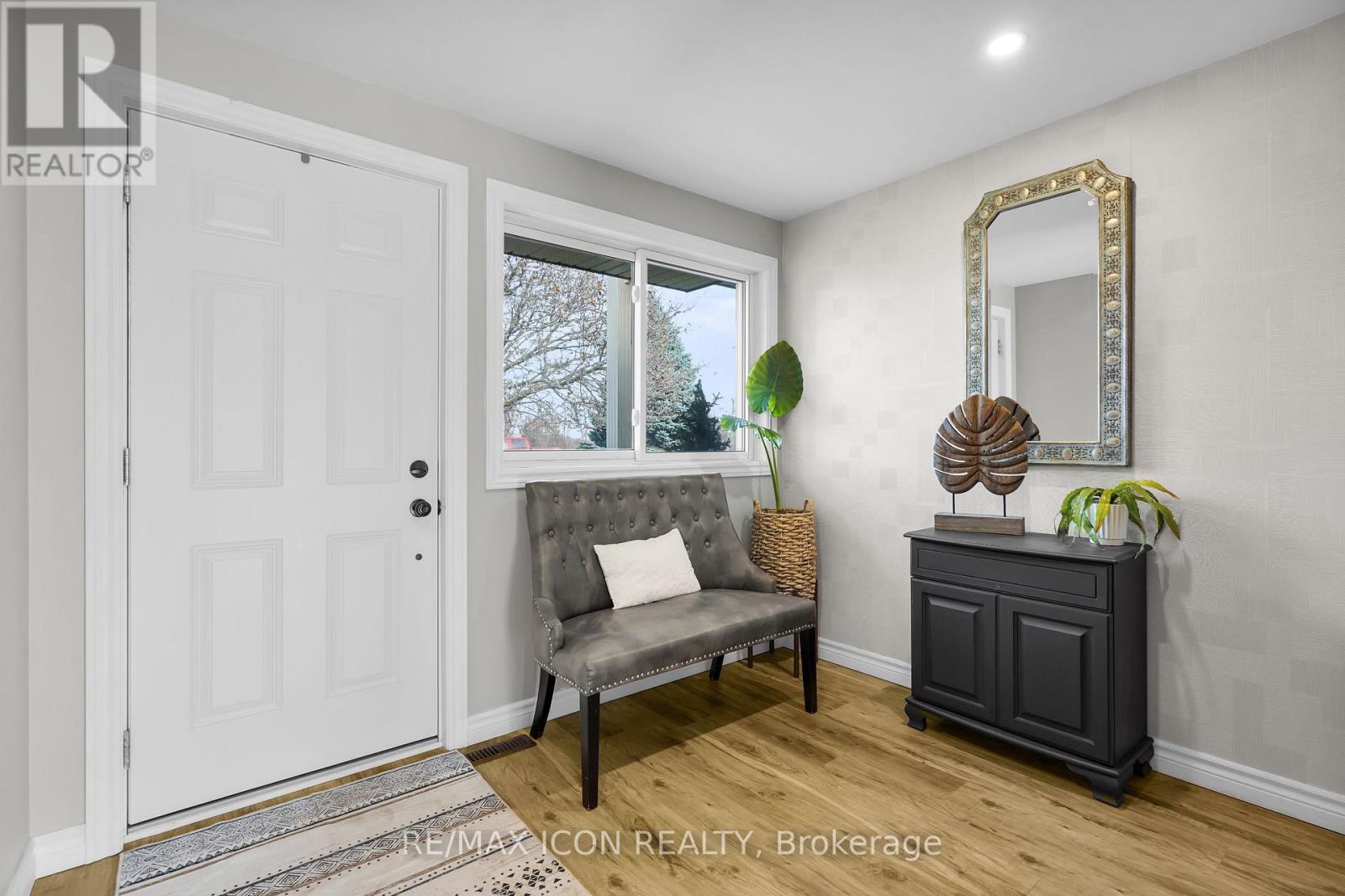 4 Sinclair Avenue, St. Thomas, Ontario N5R 3A8 - Photo 6 - X12560410