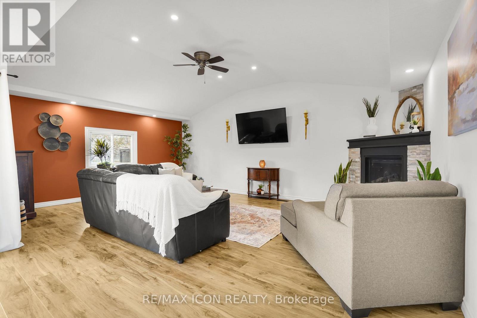 4 Sinclair Avenue, St. Thomas, Ontario N5R 3A8 - Photo 8 - X12560410