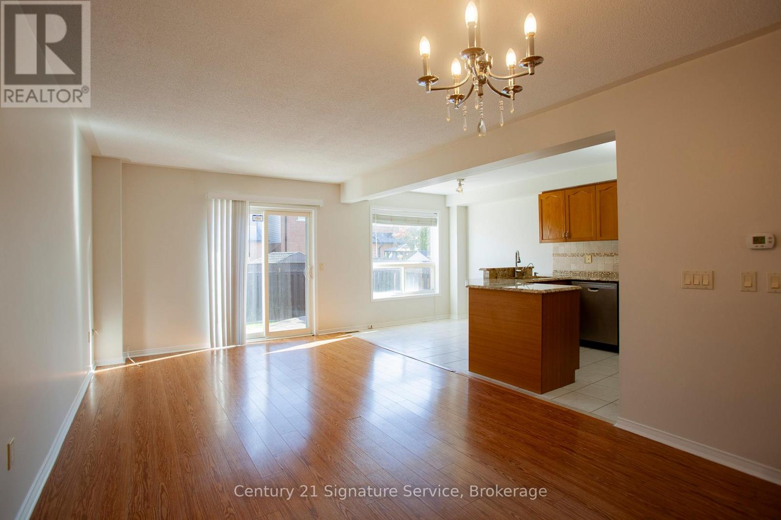 9 Queensland Crescent, Caledon, Ontario  L7E 2E1 - Photo 3 - W12560162