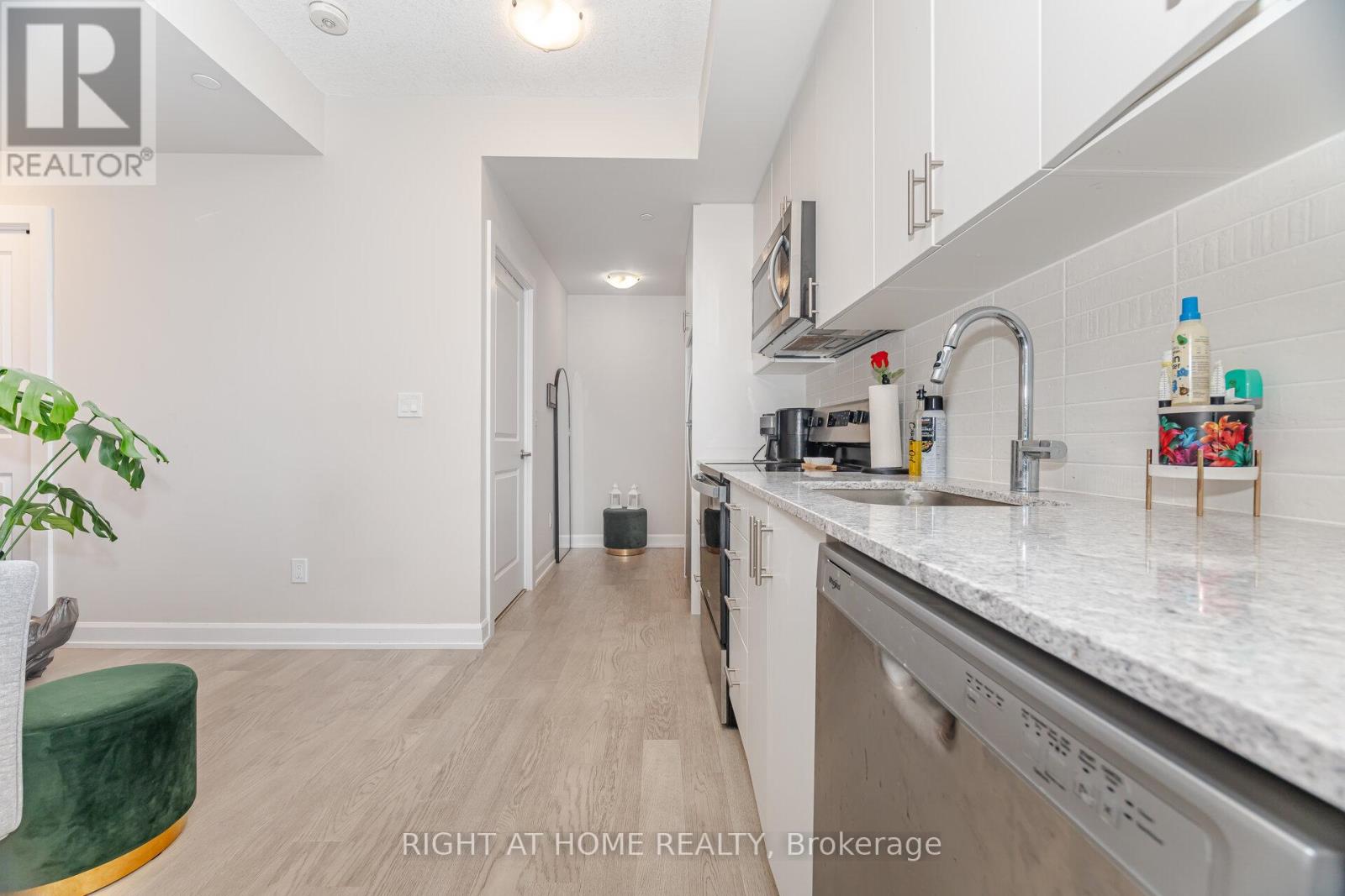 1808 - 3220 William Coltson Avenue, Oakville, Ontario  L6H 7X9 - Photo 11 - W12560170