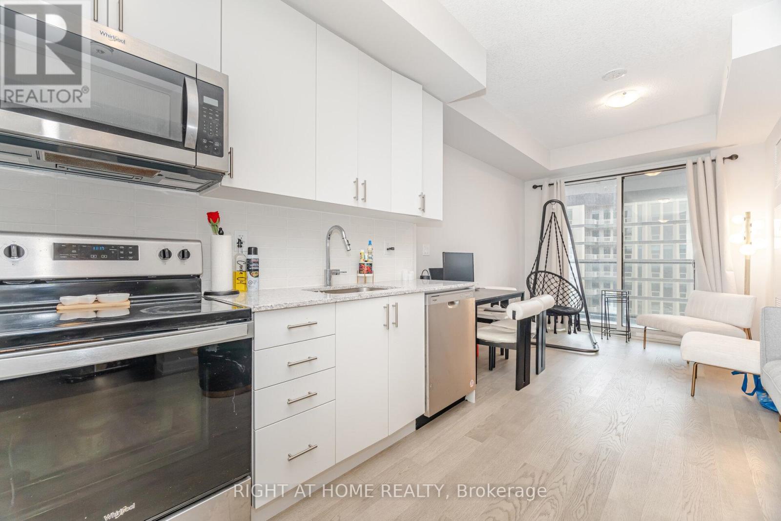 1808 - 3220 William Coltson Avenue, Oakville, Ontario  L6H 7X9 - Photo 13 - W12560170