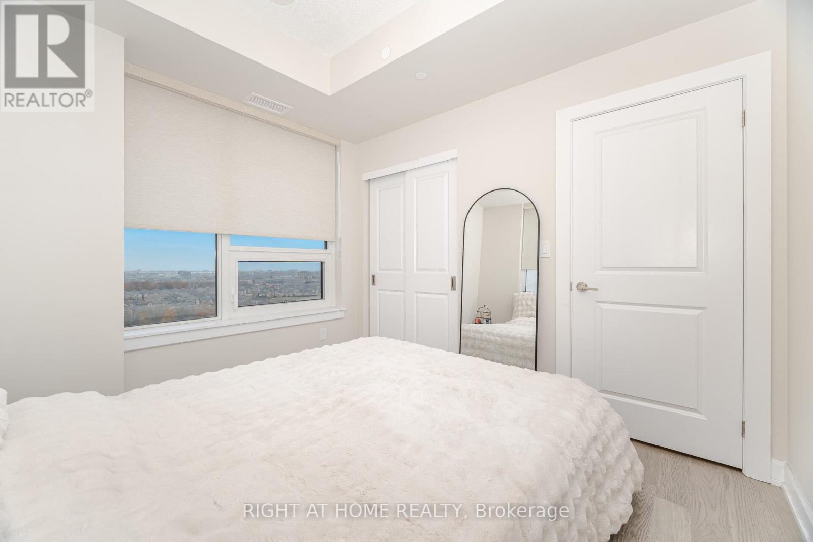 1808 - 3220 William Coltson Avenue, Oakville, Ontario  L6H 7X9 - Photo 22 - W12560170