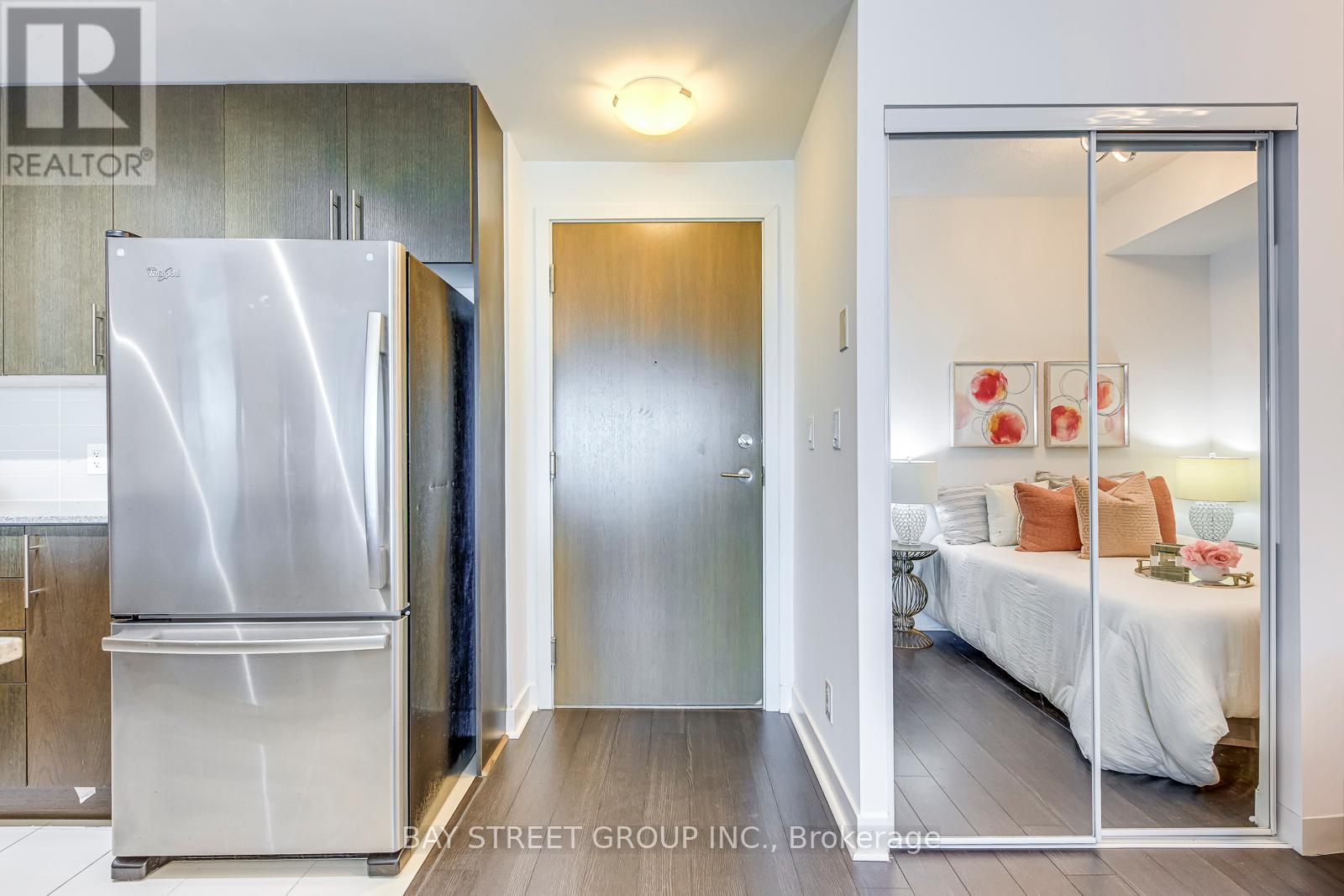 609 - 3985 Grand Park Drive, Mississauga, Ontario  L5B 0H8 - Photo 4 - W12560216