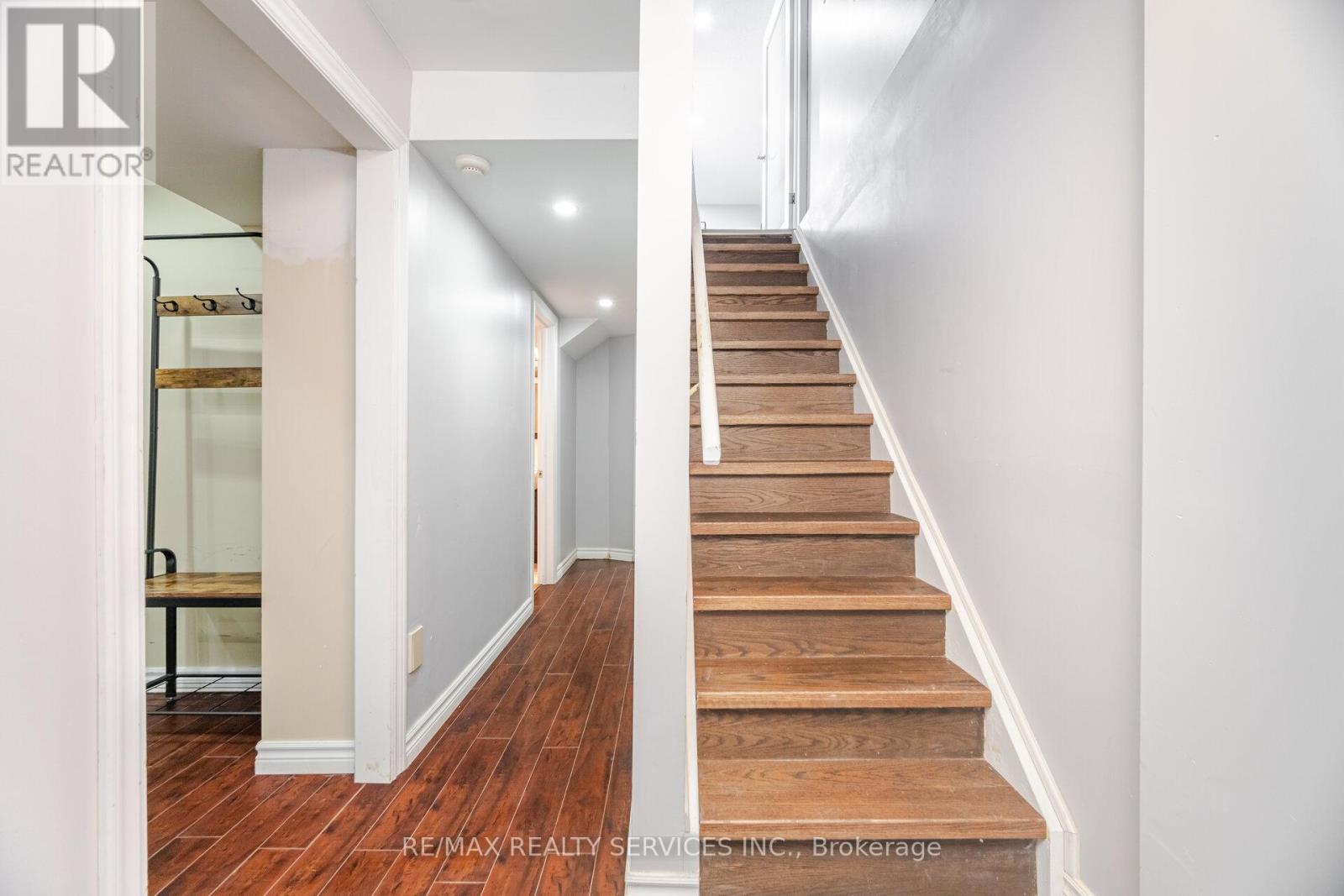 34 Chipmunk Crescent, Brampton, Ontario  L6R 1B3 - Photo 32 - W12560224