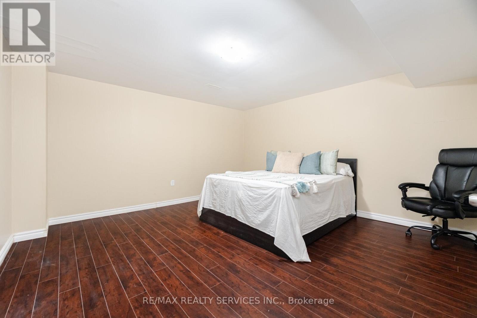 34 Chipmunk Crescent, Brampton, Ontario  L6R 1B3 - Photo 33 - W12560224