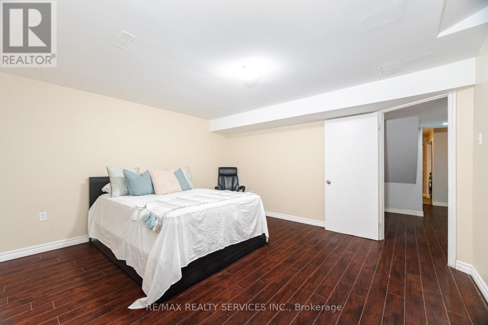 34 Chipmunk Crescent, Brampton, Ontario  L6R 1B3 - Photo 34 - W12560224