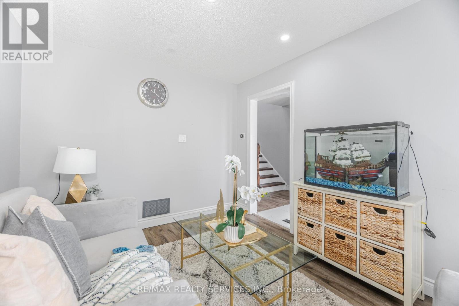 34 Chipmunk Crescent, Brampton, Ontario  L6R 1B3 - Photo 7 - W12560224