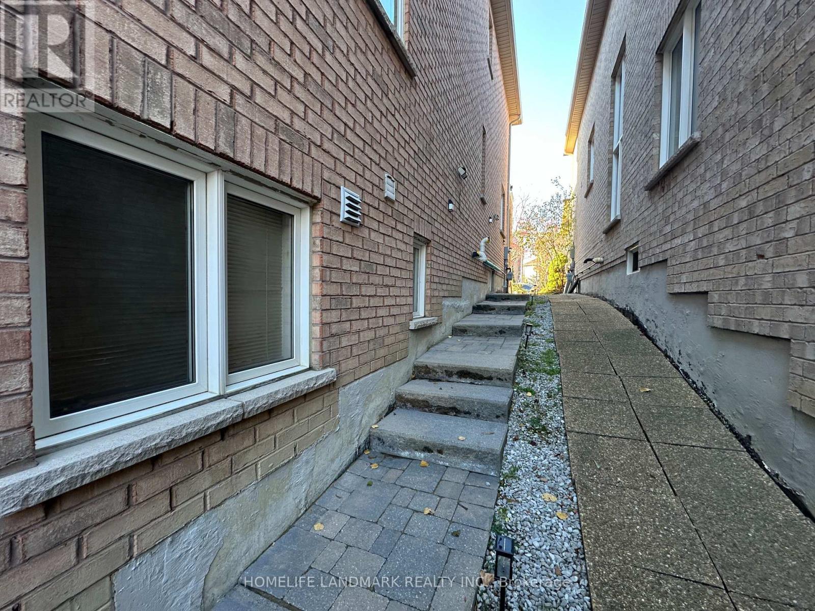 Lower - 84 Starwood Road, Vaughan, Ontario  L4J 9C9 - Photo 2 - N12425298