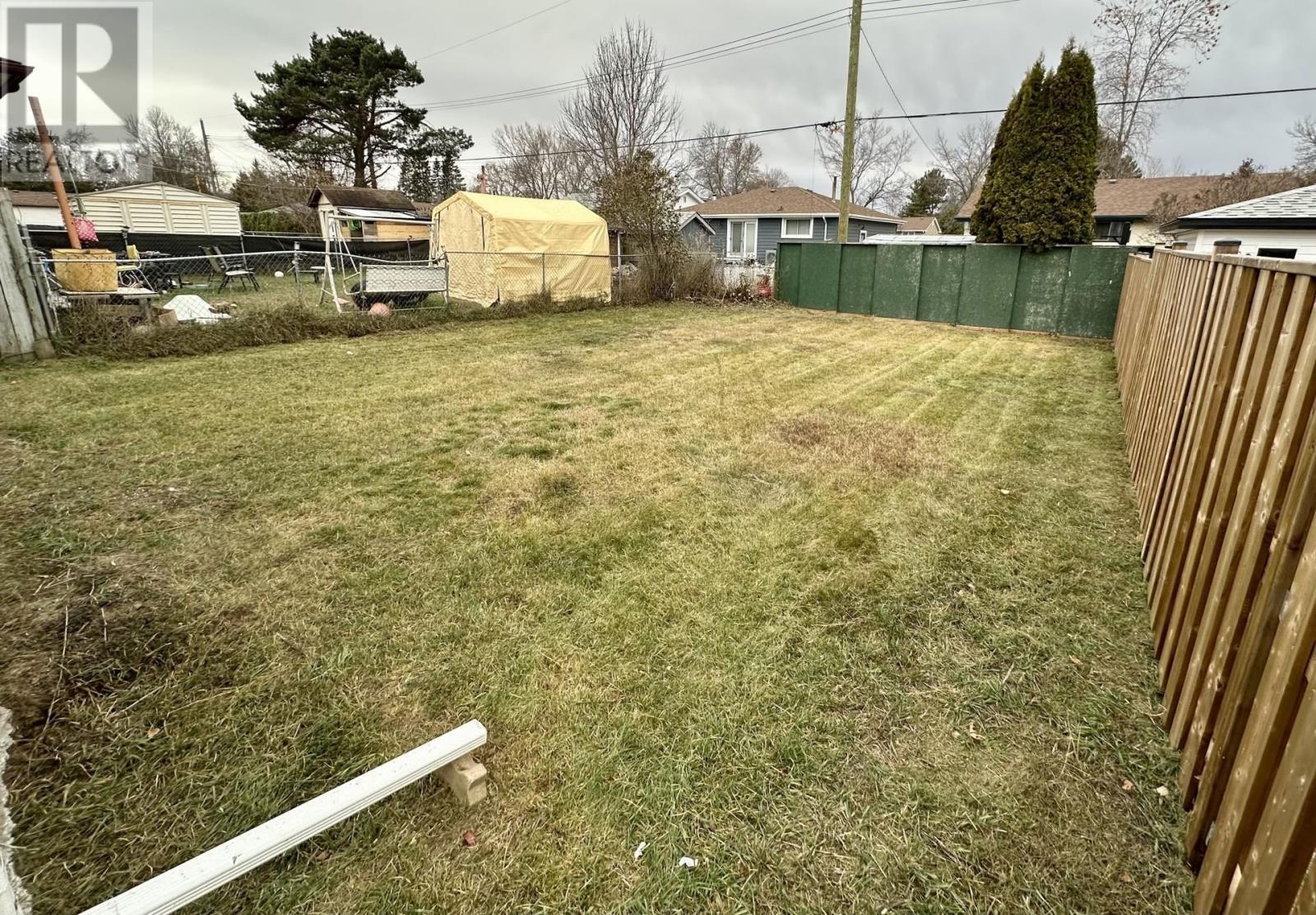 100 Bruce St, Thunder Bay, Ontario P7A 5W6 - Photo 3 - TB253510