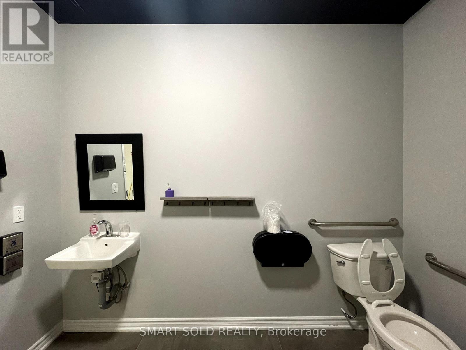 8 - 9631 Yonge Street, Richmond Hill, Ontario  L4C 1V7 - Photo 10 - N12384310