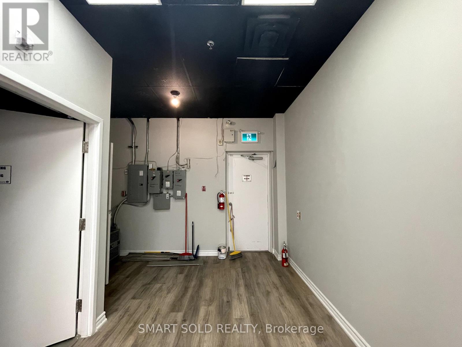 8 - 9631 Yonge Street, Richmond Hill, Ontario  L4C 1V7 - Photo 12 - N12384310