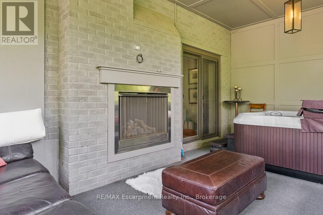 231 Southwood Court, Oakville, Ontario  L6L 5L9 - Photo 31 - W12560424