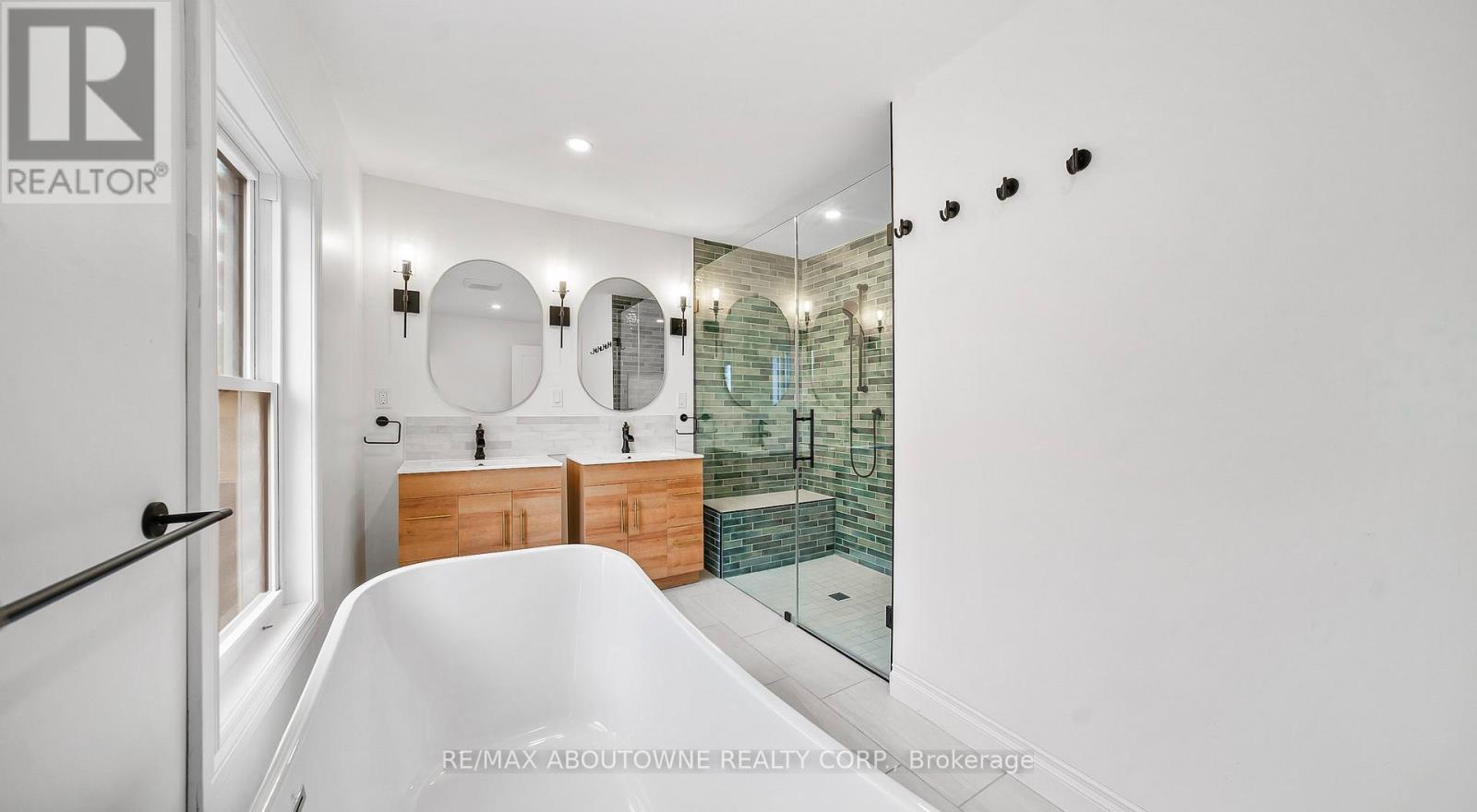 708 Wilson Street, Hamilton, Ontario  L8L 1V6 - Photo 23 - X12484358