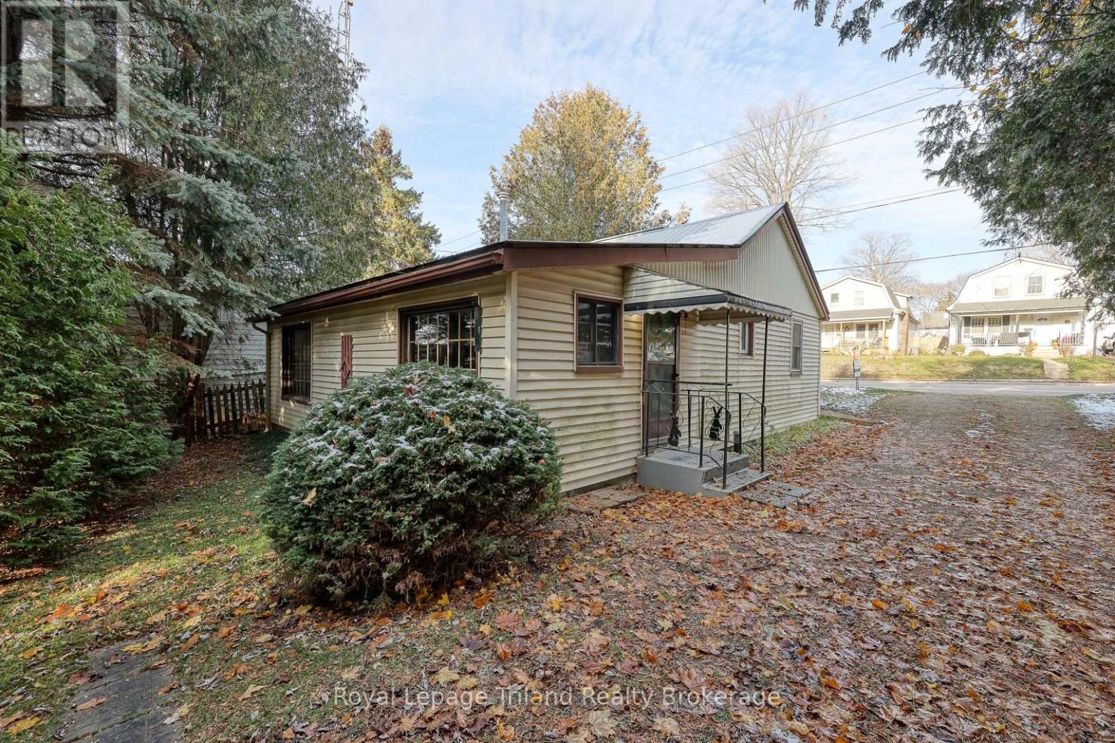 146 Whiting Street, Ingersoll, Ontario  N5C 3B3 - Photo 8 - X12560470