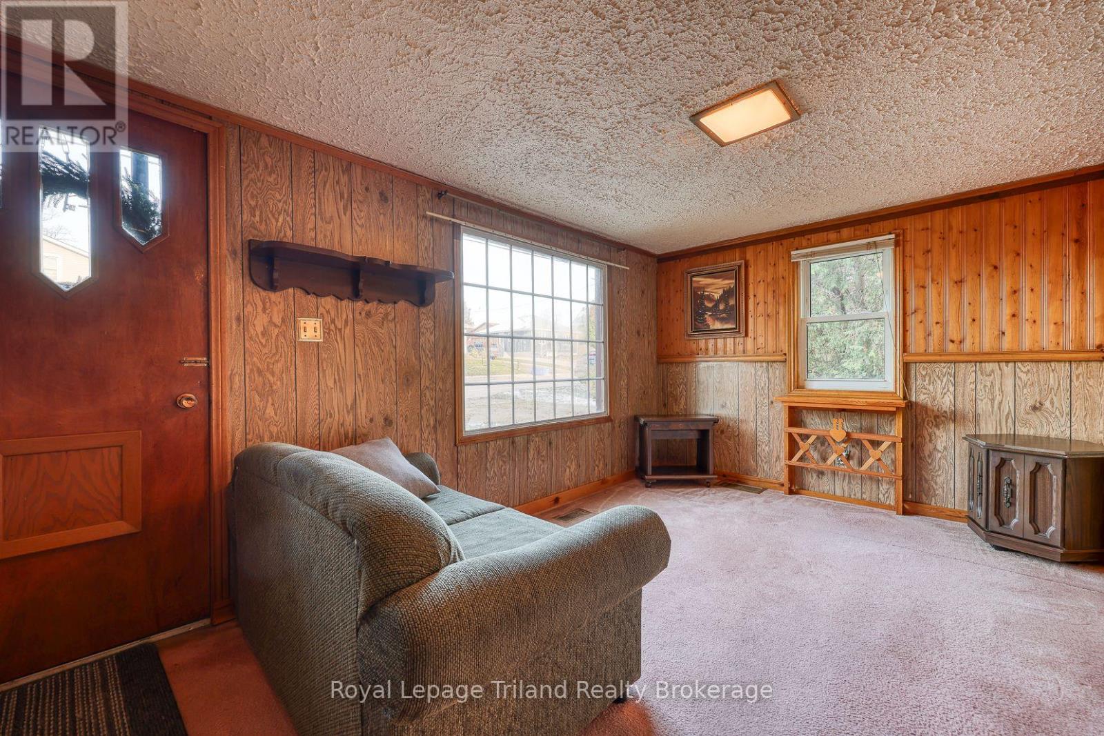 146 Whiting Street, Ingersoll, Ontario  N5C 3B3 - Photo 10 - X12560472