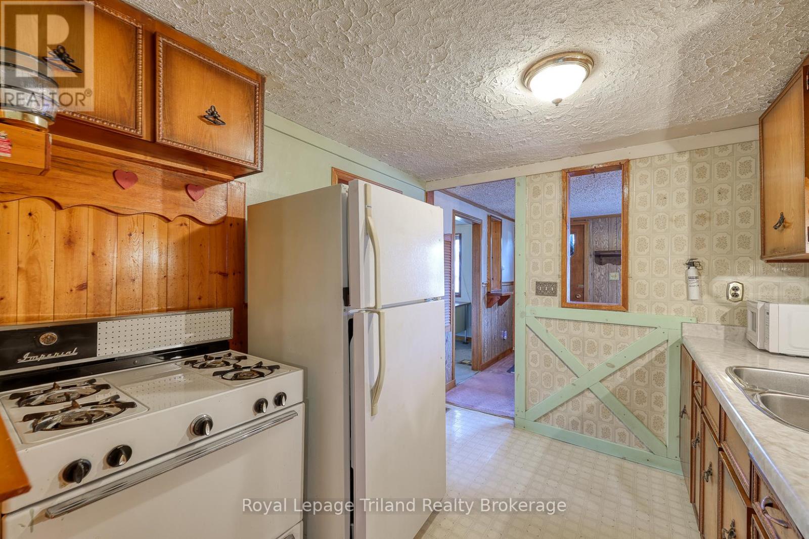 146 Whiting Street, Ingersoll, Ontario  N5C 3B3 - Photo 12 - X12560472