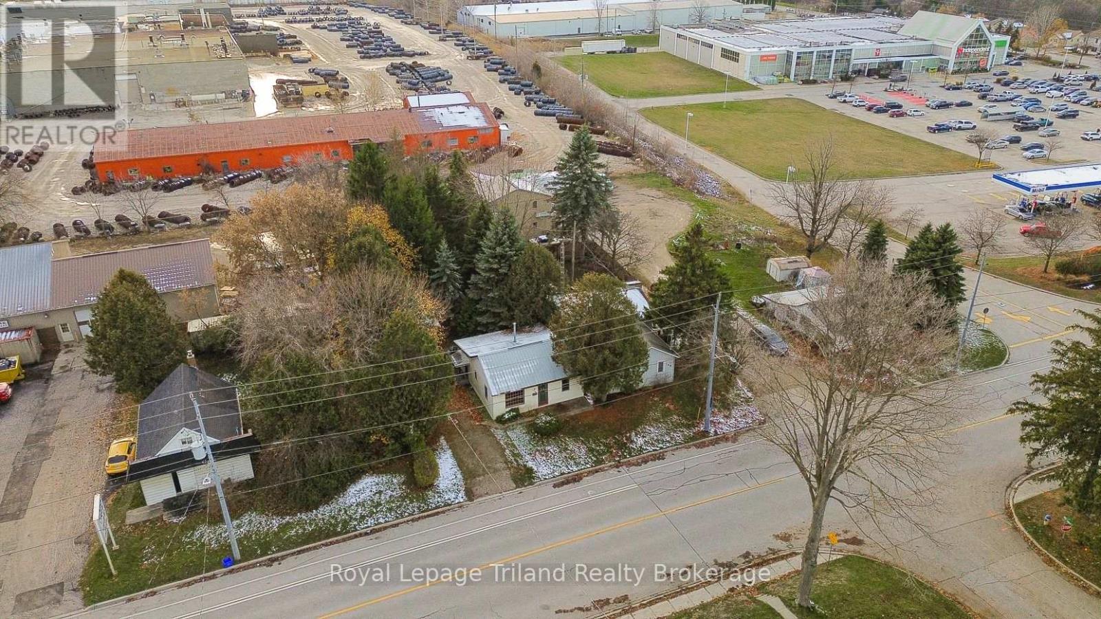 146 Whiting Street, Ingersoll, Ontario  N5C 3B3 - Photo 3 - X12560472