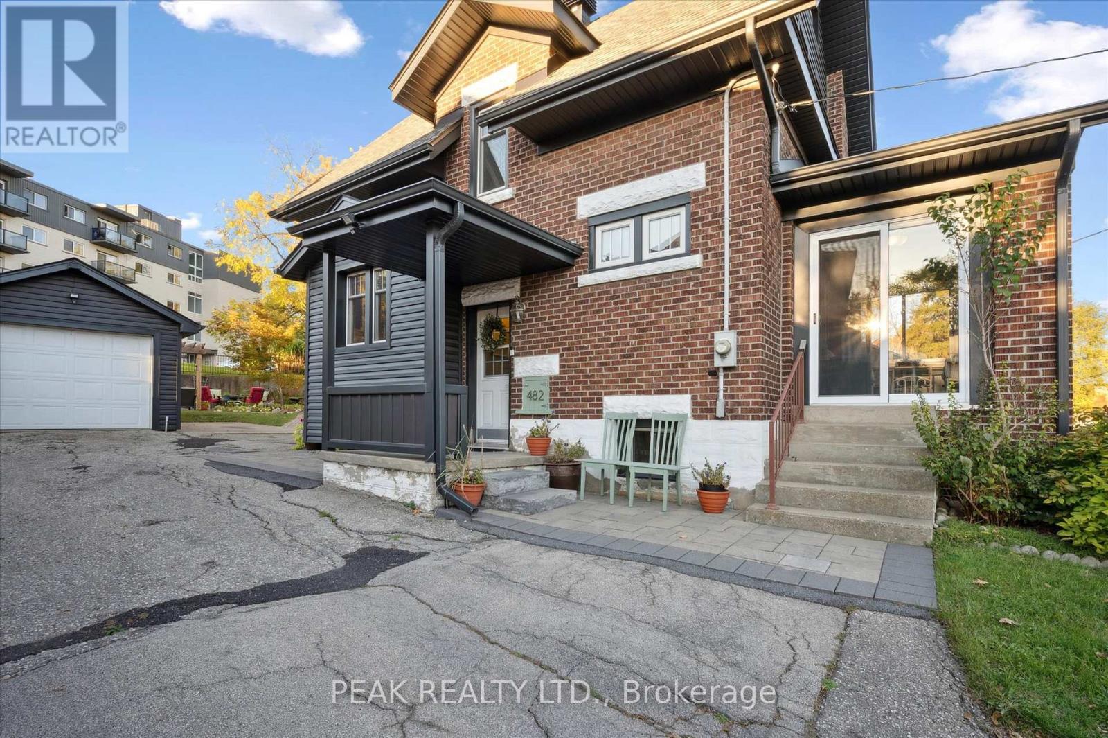 482 Wellington Street N, Kitchener, Ontario  N2H 5L5 - Photo 2 - X12560174